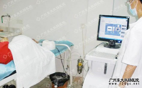 患者正接受水疗.jpg